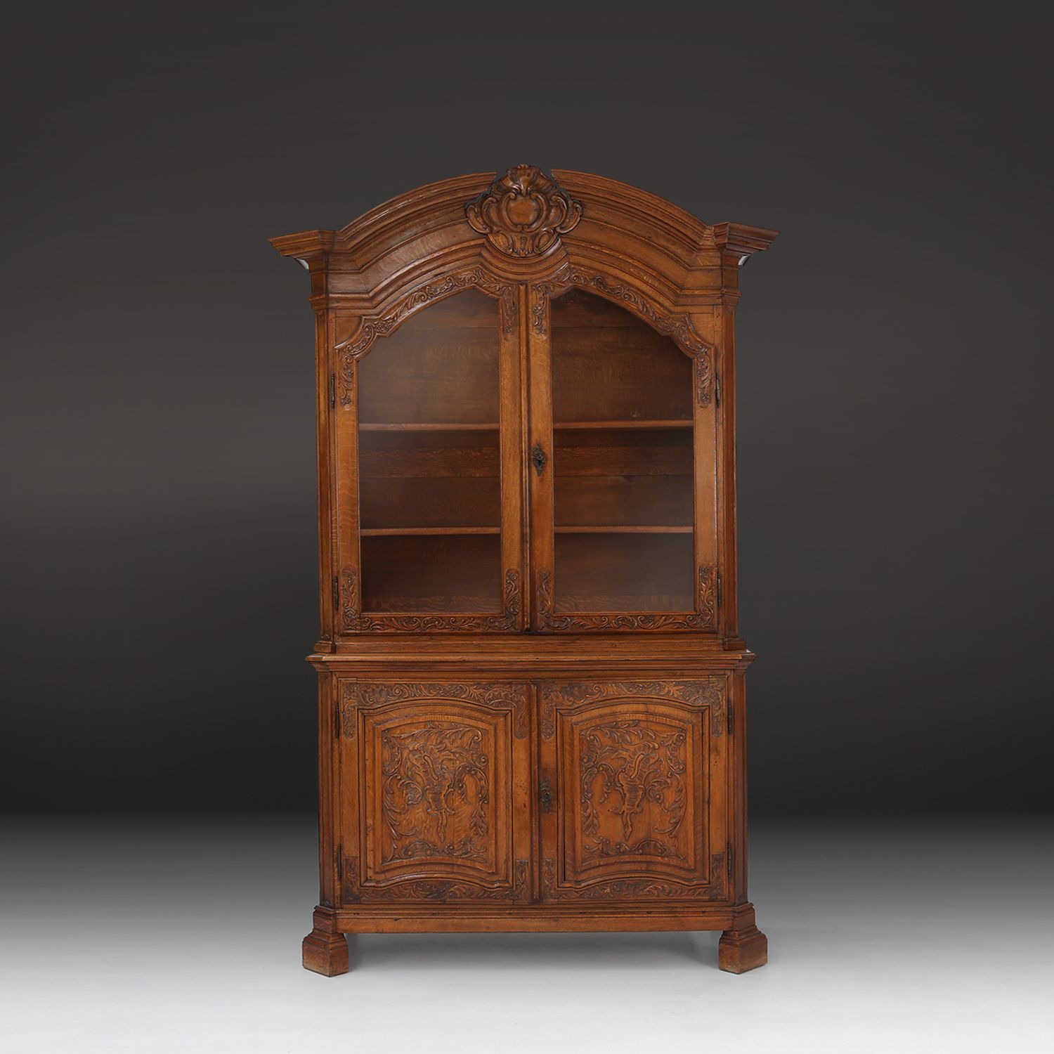 Antique Liège Display Cabinet in Carved Wood, Belgium, 18th Century-img